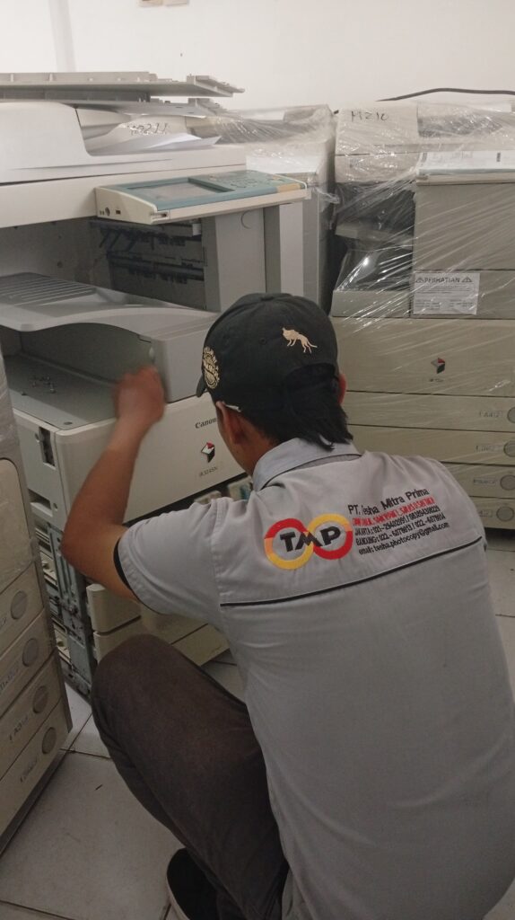 Layanan perawatan rutin mesin fotocopy oleh teknisi berpengalaman sewamesinfotocopy.co.id